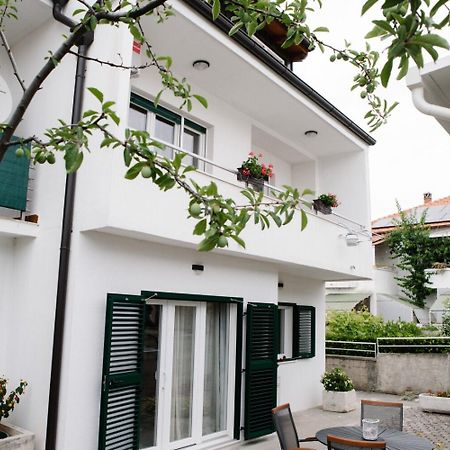 Apartments Petri - Close To The Sea Tisno Kültér fotó